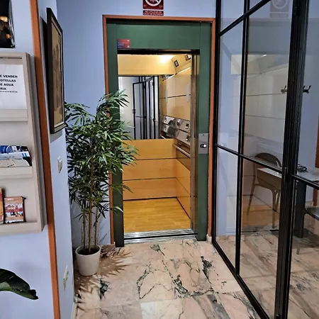 卡斯蒂利亚酒店 酒店 Caces