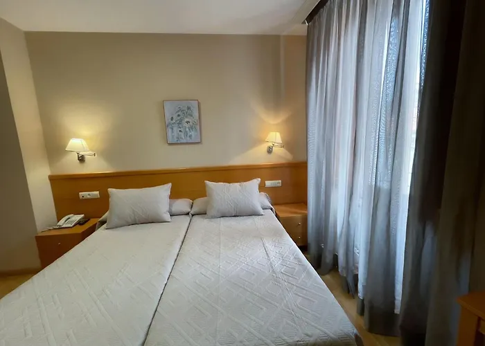 Hotel Castilla Caces